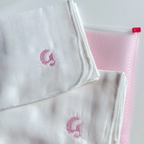 GLOSSIER ISO ITEM!!!! - Picture 1 of 2